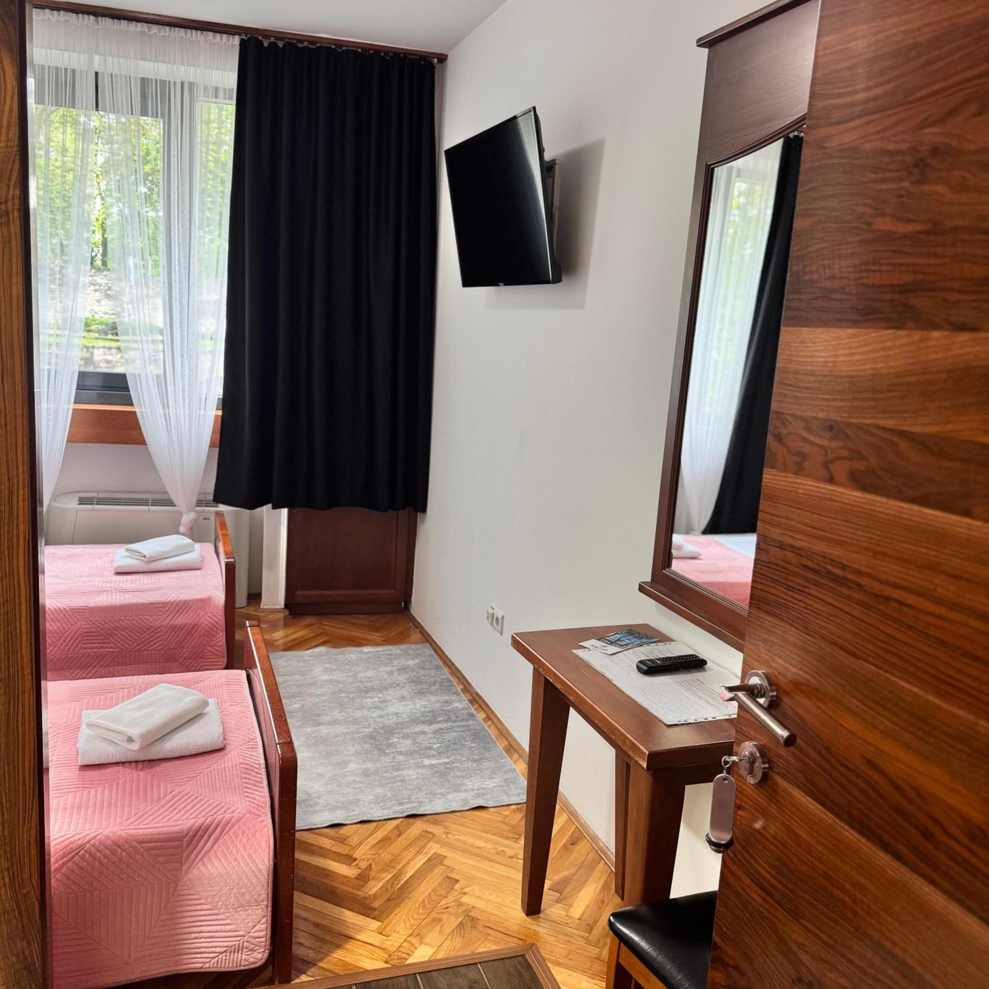 Hotel Paviljon Bihać Extérieur photo
